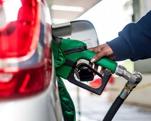 Brasília (DF), 04/01/2018 Postos de combustiveis que vendem gasolina por menos de R$4 Local: posto da torre Foto: Hugo Barreto/Metrópoles