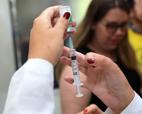 Lançamento da Campanha Nacional de Vacinação contra a Gripe, durante cerimônia em Porto Alegre.